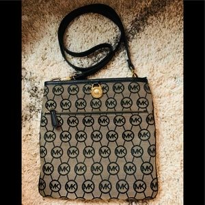 Michael kors crossbody bag  .large